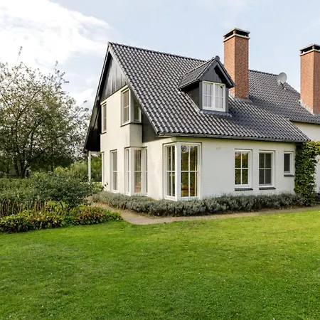 Achterhoek Estate With Private Pool Vakantiehuis *